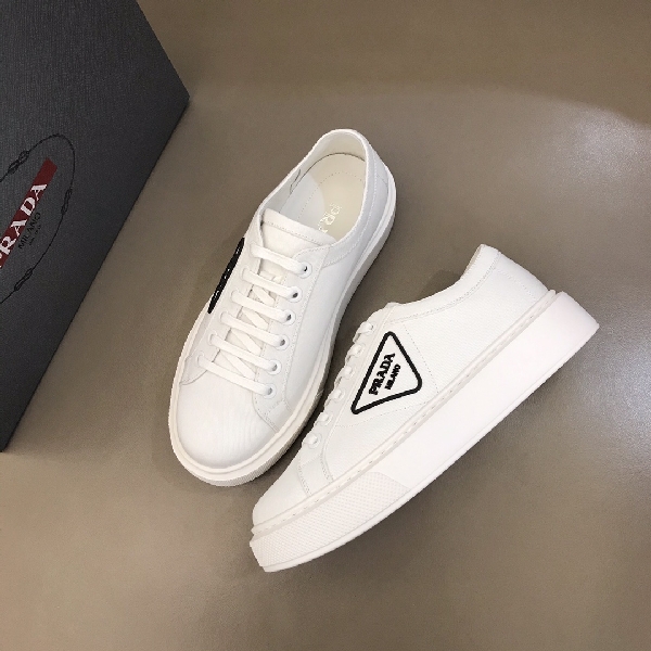 Replica Prada Sneaker PRAX in White with Black Logo