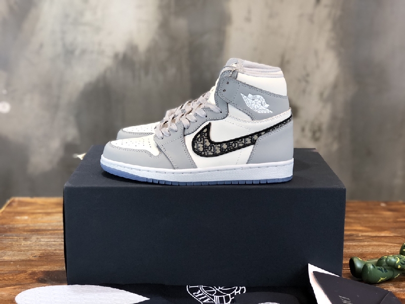 Replica Dior x Air Jordan 1 High Sneaker