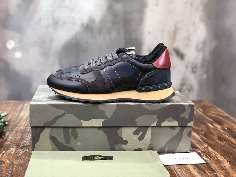 Replica Valentino Sneaker Rockrunner in Black