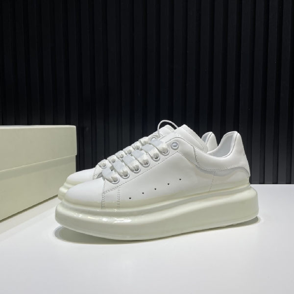 Replica Alexander McQueen Sneaker Oversized in White Heel