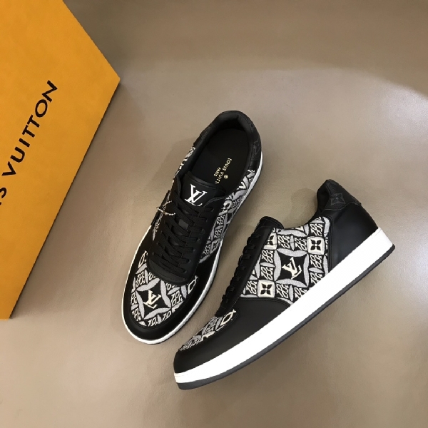 Replica Louis Vuitton Sneaker Rivoli in Black