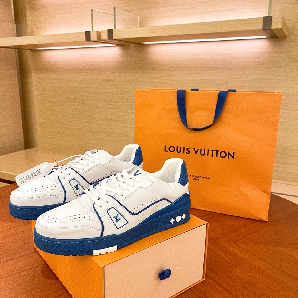 Replica Louis Vuitton Sneaker Trainer in Blue sole