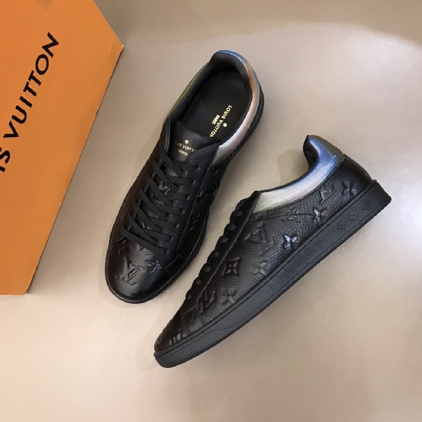 Replica Louis Vuitton Sneaker Rivoli in Black