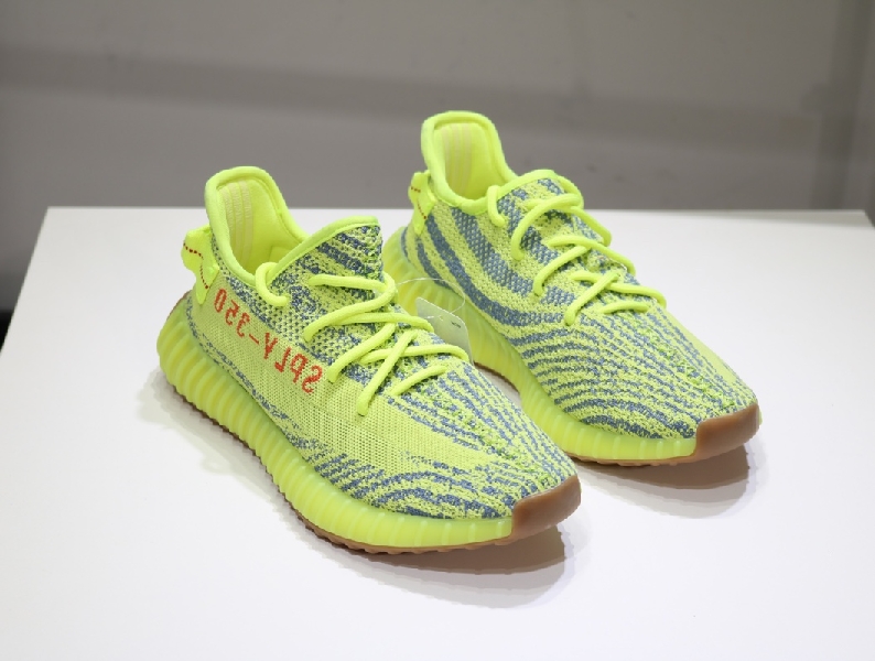 Replica Adidas Sneaker Yeezy Boost 350 V2 in Green