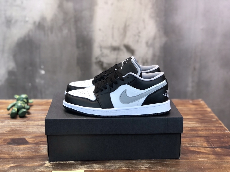 Replica NIKE Air Jordan 1 Low Sneaker