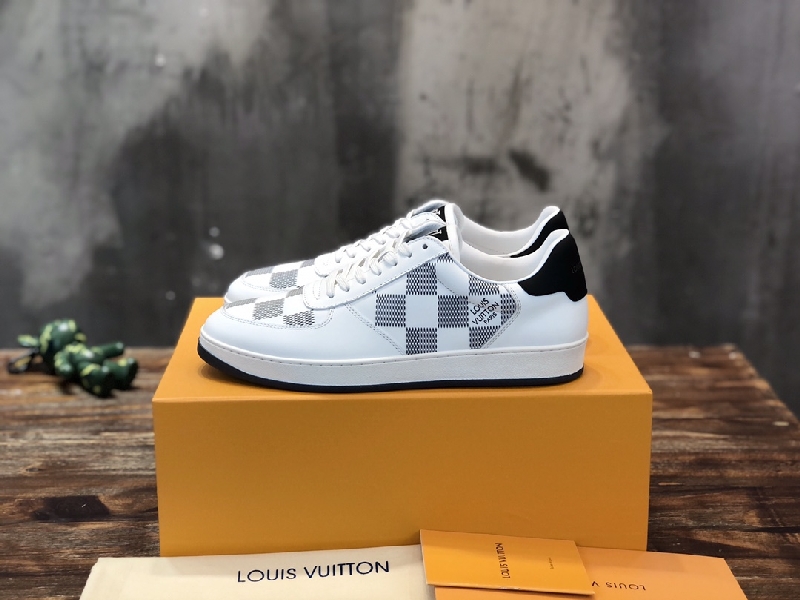 Replica LV high quality white sneaker