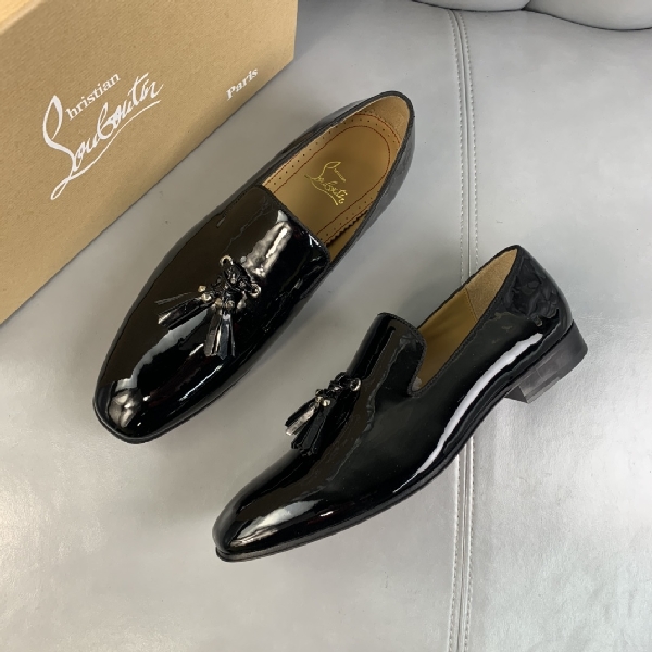 Replica Christian Louboutin Dandelion Flat in Black