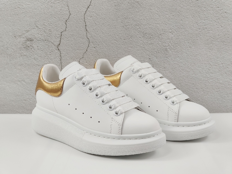 Replica Alexander McQueen Oversized Sneaker Pearlite Sole