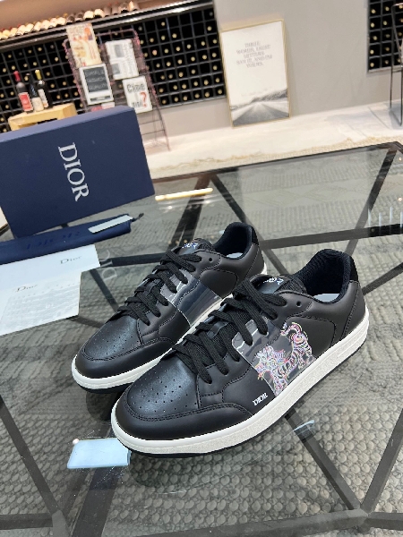 Replica Dior Sneaker in Black