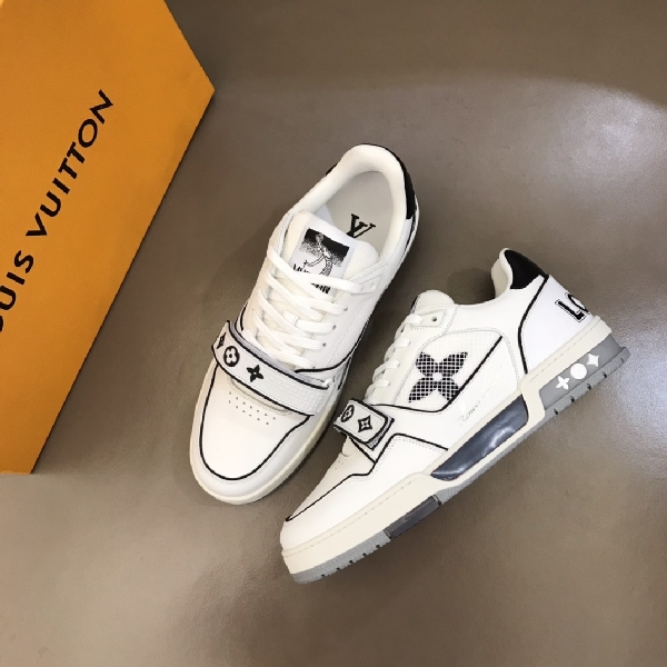 Replica Louis Vuitton Sneaker Trainer in Gray