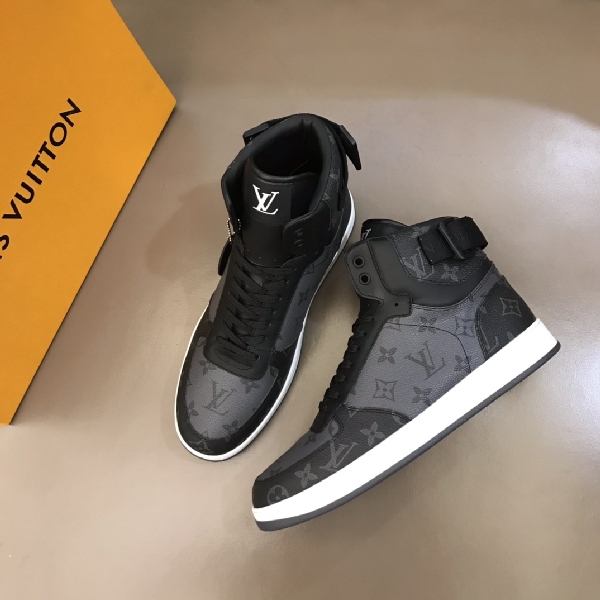 Replica Louis Vuitton Sneaker Rivoli in Black