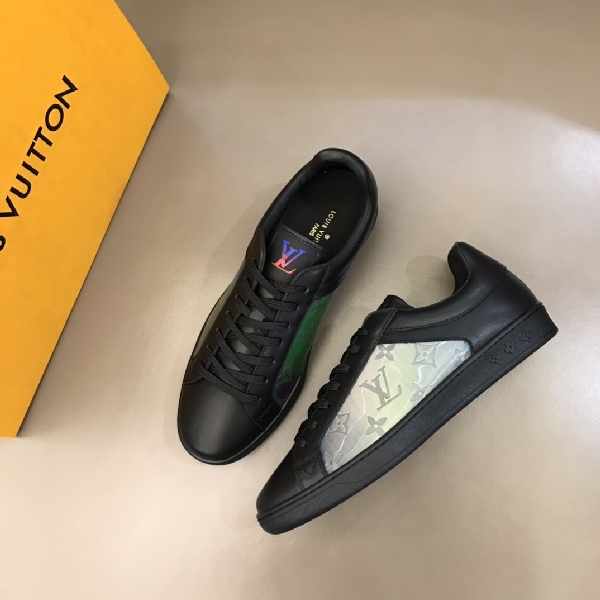 Replica Louis Vuitton Sneaker Luxembourg in Black