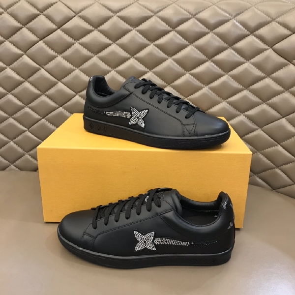 Replica Louis Vuitton Sneaker Luxembourg in Black