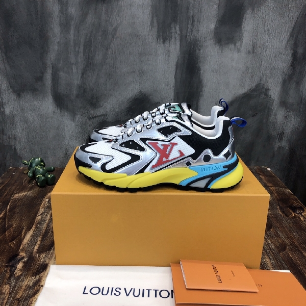 Replica Louis Vuitton Sneaker Runner Tatic in Silver