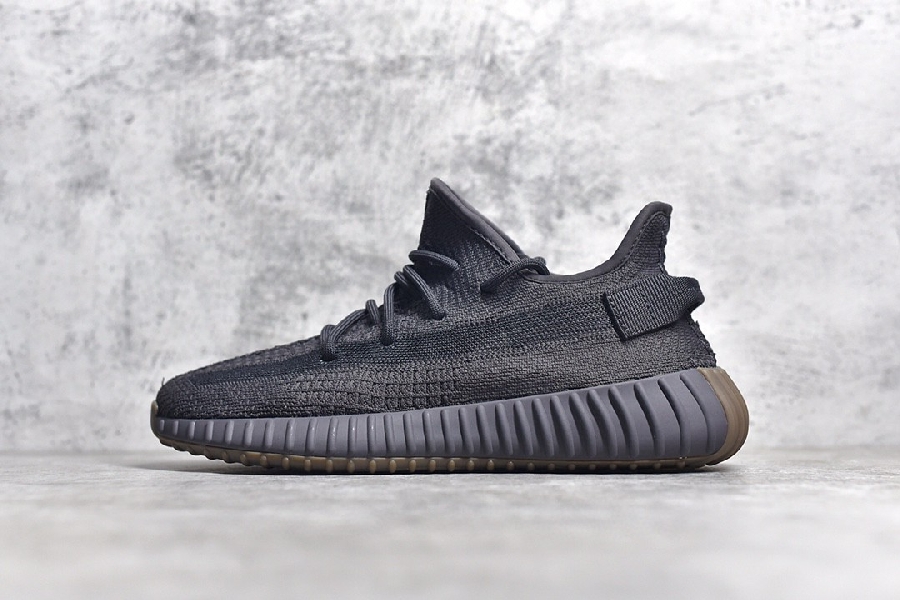 Replica Adidas Sneaker Yeezy Boost 350 V2 in Black