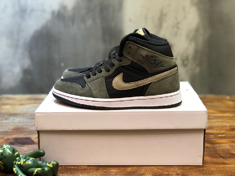 Replica NIKE Air Jordan 1 Middle sneaker