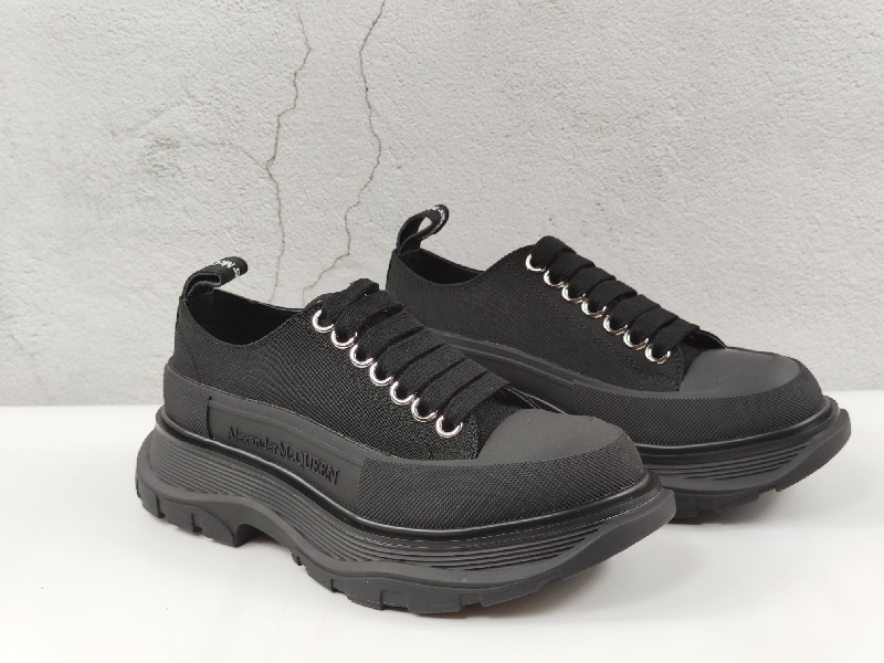 Replica MCQ Sneaker Tread Slick in Black