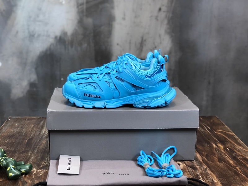 Replica Balenciaga Triple S retro Clunky Sneakers in Blue