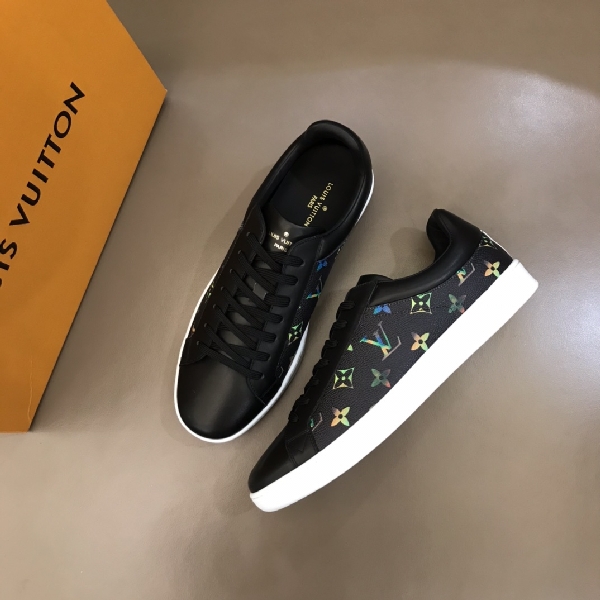 Replica Louis Vuitton Sneaker Luxembourg in Black