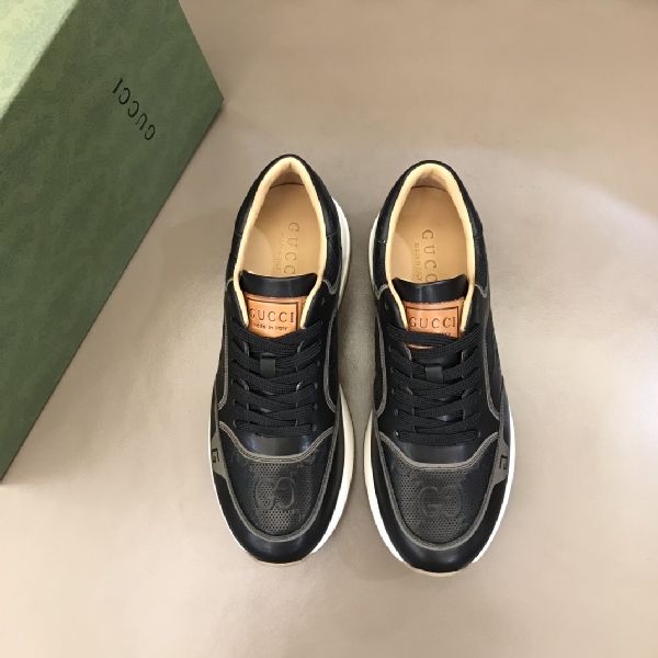 Replica GUCCI Men's Sneaker with calf