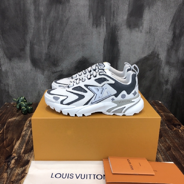 Replica Louis Vuitton Sneaker Runner Tatic in White