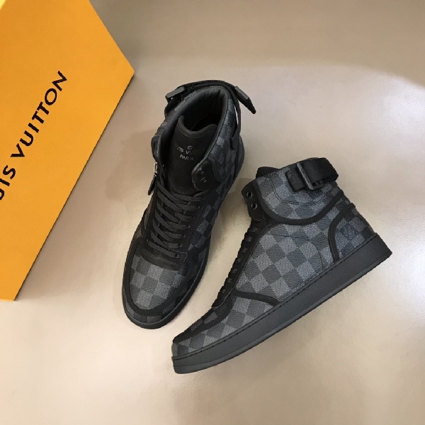 Replica Louis Vuitton Sneaker Rivoli in Black