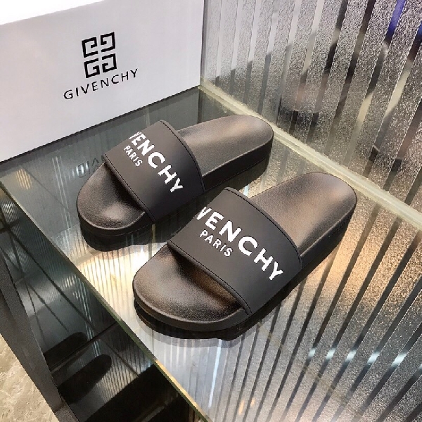 Replica Givenchy slipper in Black