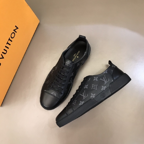 Replica Louis Vuitton Sneaker Luxembourg in Black