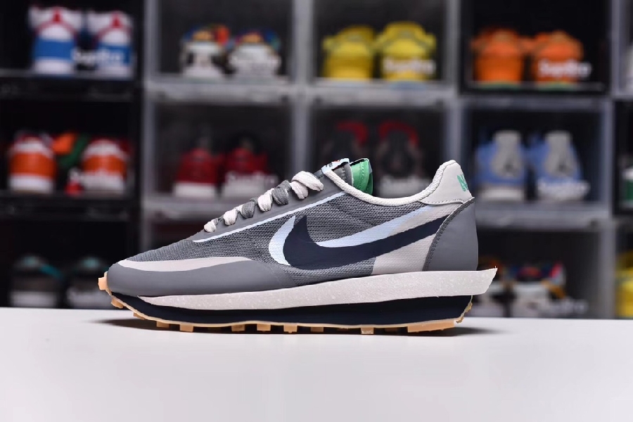 Replica Nike Sneaker Sacai X Nike LDV Waffle in Grey