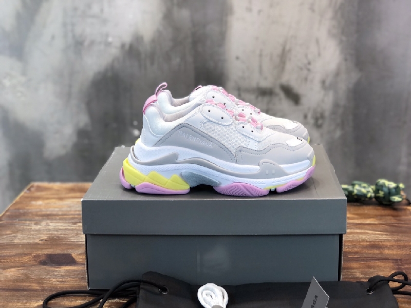 Replica Balenciaga Triple S retro Clunky Sneakers in White