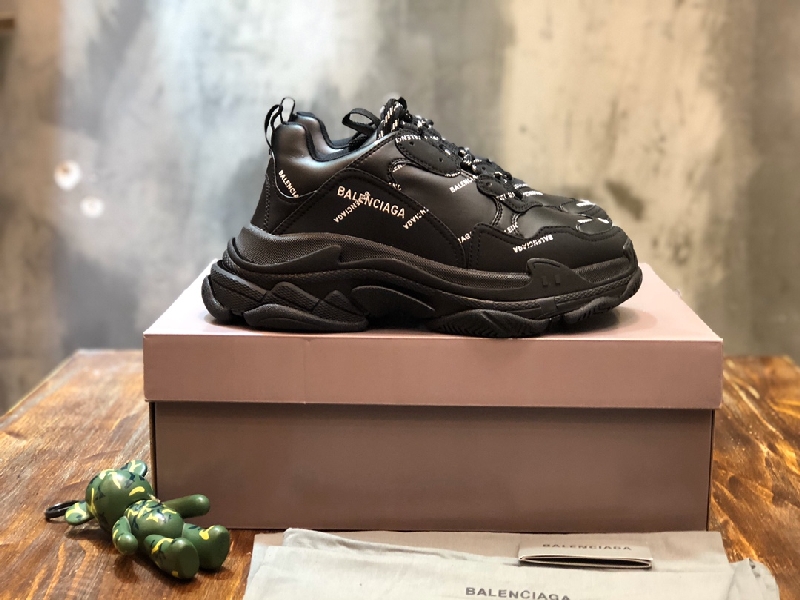 Replica Balenciaga Sneaker Triple S in Black