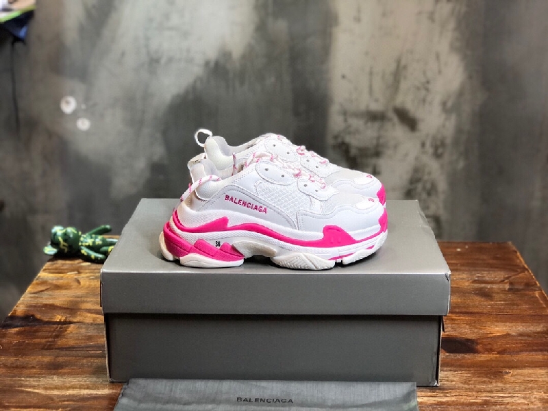 Replica Balenciaga Triple S retro Clunky Sneakers in White