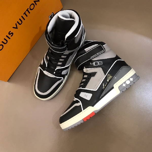 Replica Louis Vuitton Sneaker Trainer in Gray with Black