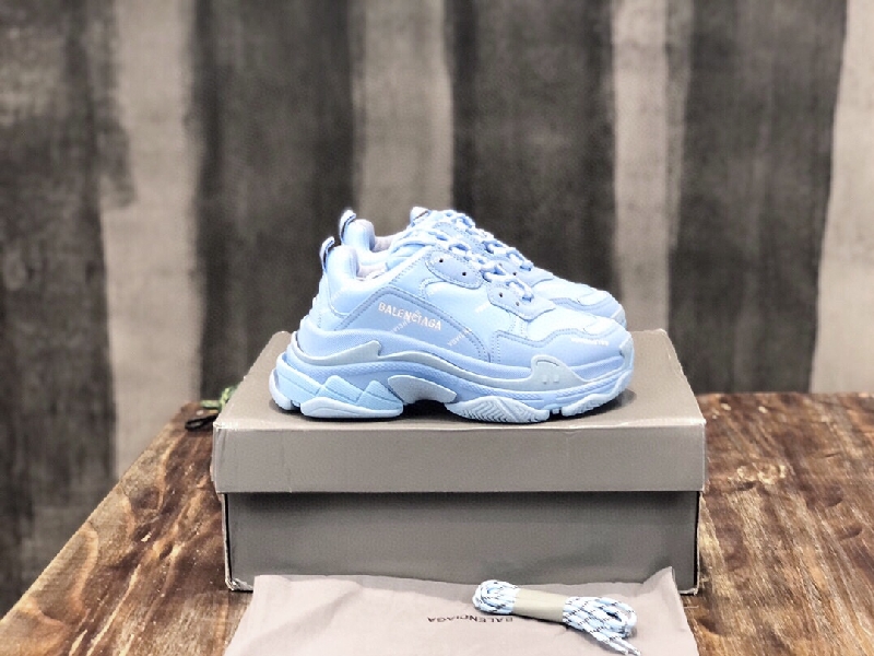 Replica Balenciaga Triple S retro Clunky Sneakers in Blue