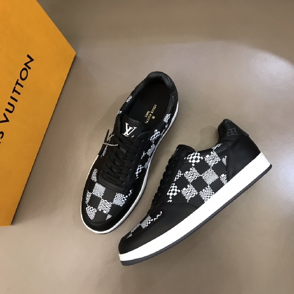 Replica Louis Vuitton Sneaker Rivoli in Black