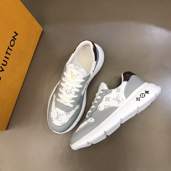 Replica Louis Vuitton Sneaker Run Away in Gray