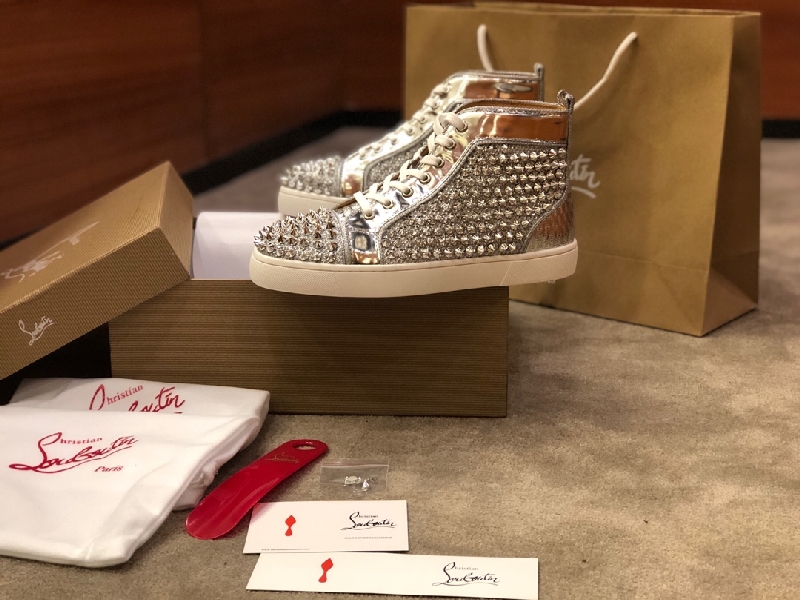 Replica Christian Louboutin Sneaker Junior Spikes Flat