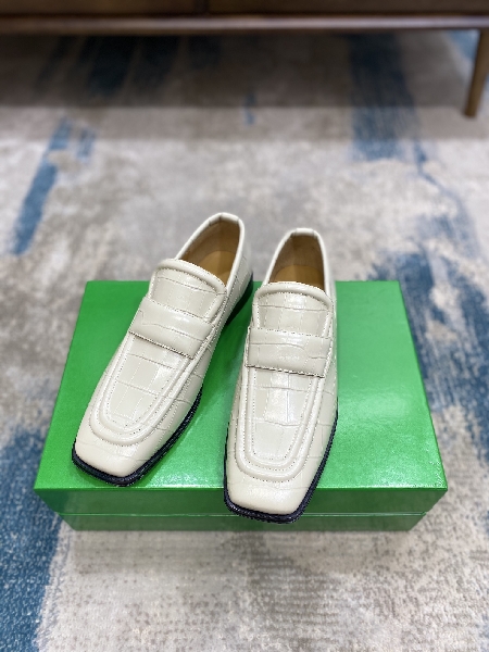 Replica Bottega Veneta Lofer in White Leather