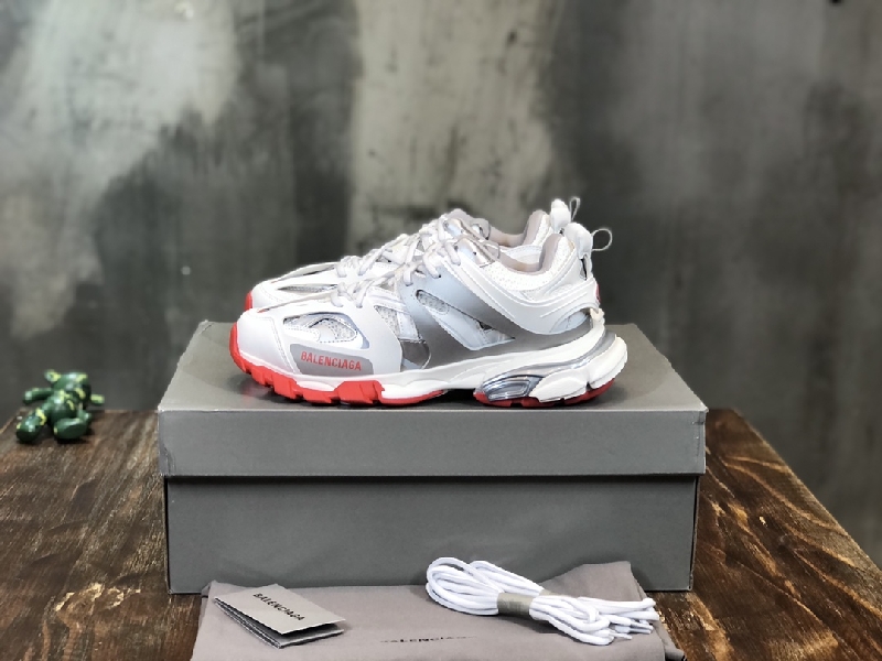 Replica Balenciaga Triple S retro Clunky Sneakers in White