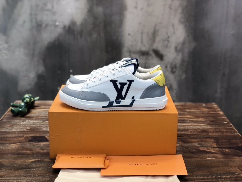 Replica LV TOP quality New collection Couple sneaker