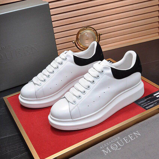 Alexander McQueen Men Shoes Fashion Design Luxury Brand Whatapp