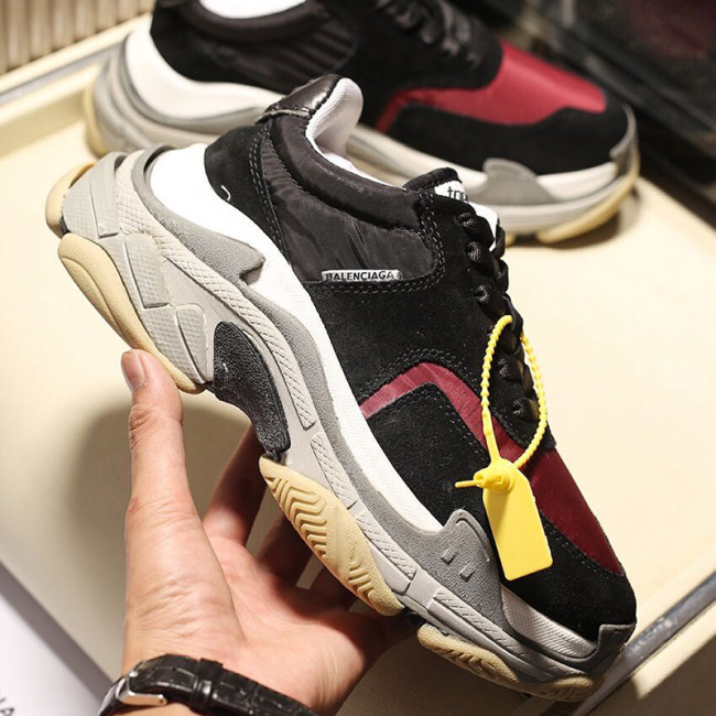 Balenciaga Mens Shoes Breathable Design Sneakers Luxury Brand Triple S Sneaker Whatapp