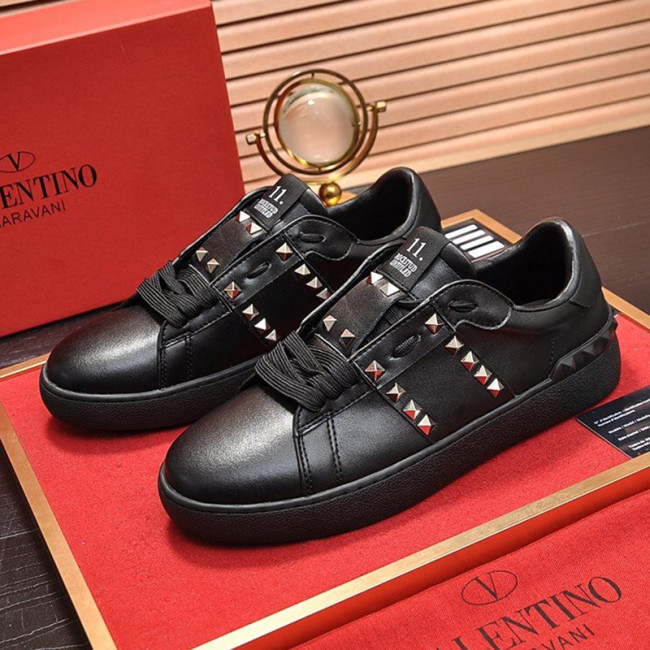 Valentino Garavani Rockstud Untitled Noir Calfskin Sneaker Mens Shoes Sneakers Luxury Brand VY2S0931BXE0NO Whatapp