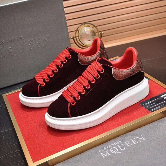 Alexander McQueen Men Shoes Fashion Design Luxury Brand Whatapp