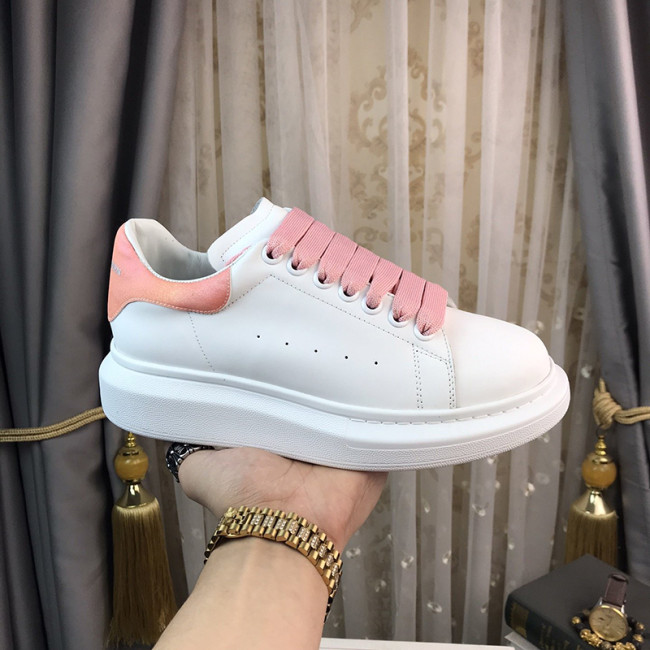 Alexander McQueen Womens Mens Shoes Fashion Sneakers Unisex Design Luxury Brand Oversized Sneaker with Box Whatapp