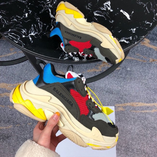 Balenciaga Womens Shoes Breathable Design Sneakers Luxury Brand Triple S Sneaker Whatapp