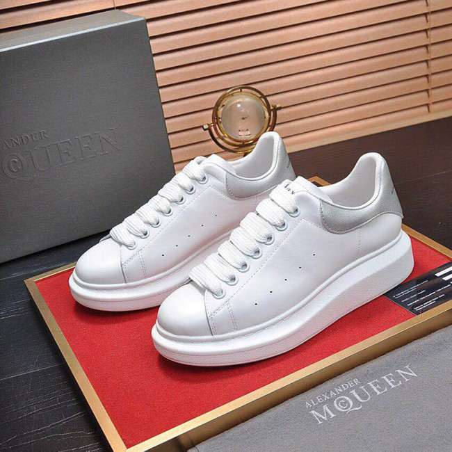 Alexander McQueen Men Shoes Fashion Design Luxury Brand Whatapp