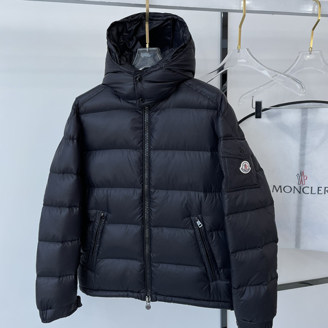 Moncler Design Mens Womens Winter Windprood Down Jackets Keep Warm 90% White Duck Down Whatapp