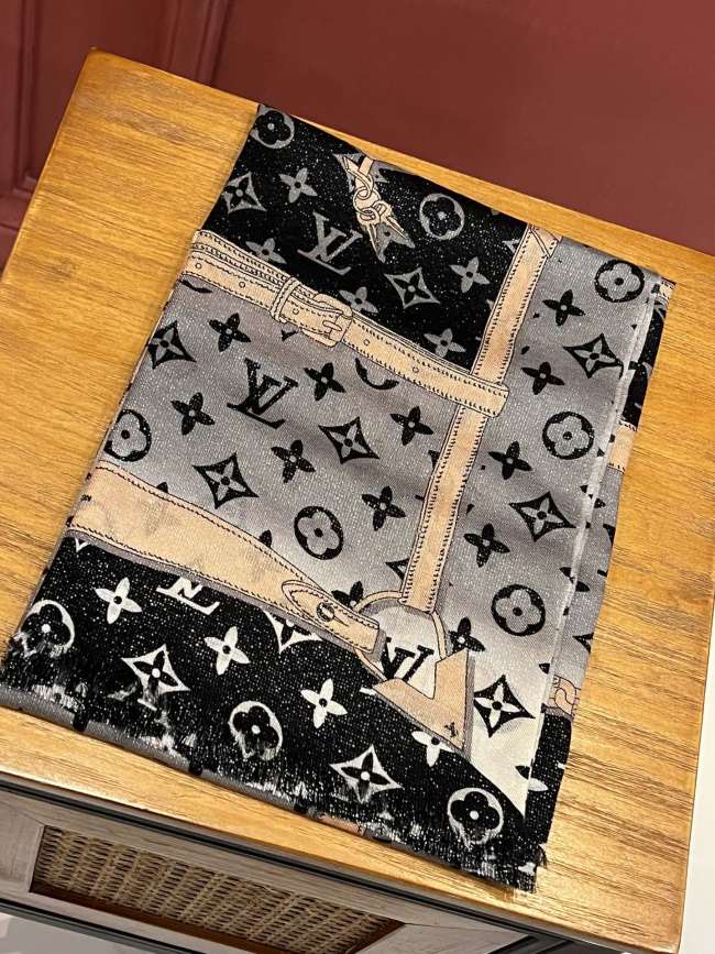 Louis Vuitton Scarves Men Womens Fashion Scarf with Original Box Whatapp