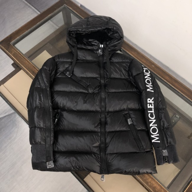 Moncler Design Mens Womens Winter Windprood Down Jackets Keep Warm 90% White Duck Down Whatapp